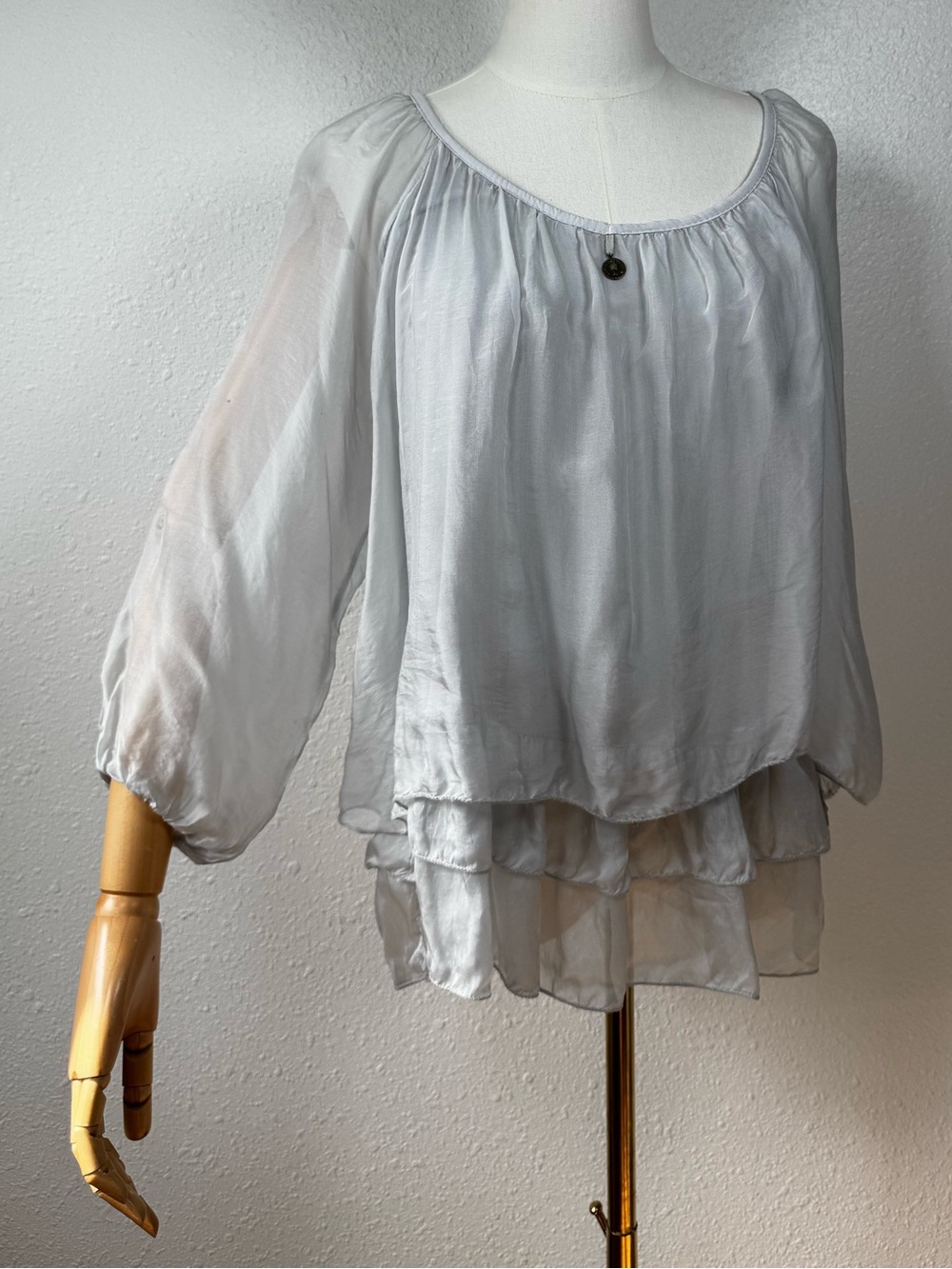NWT Tempo Paris Silver 100% Silk Layered Tiered Ruffle Tunic Top minimalist coas